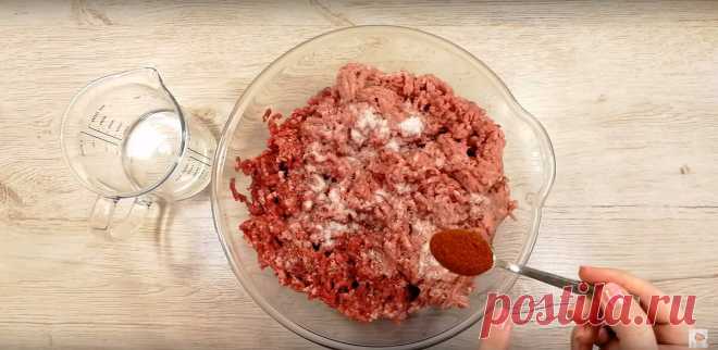 Ароматные и сочные колбаски чевапчичи в духовке. Интересный способ приготовления. | Алена Митрофанова - рецепты. | Яндекс Дзен