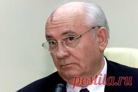 Горбачев назвал ответственных за развал СССР. Бывший президент СССР Михаил Горбачев заявил, что ответственными за развал Советского Союза являются организаторы августовского путча 1991 года, а также те, кто подписывал беловежские соглашения.
