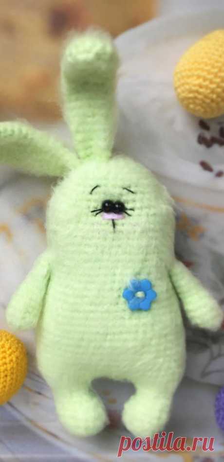 PDF Пасхальные кролики крючком. FREE crochet pattern; Аmigurumi animal patterns. Амигуруми схемы и описания на русском. Вязаные игрушки и поделки своими руками #amimore - заяц, зайчик, пасхальный кролик, зайчонок, зайка, маленький крольчонок к Пасхе.