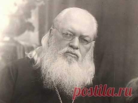 О, как это страшно — не прощать ближним нашим прегрешений их! Разве мы знаем, что происходит в их сердцах? Может быть, они слезно каются пред Богом в той обиде, которую причинили нам, а мы, не желая ничего знать, грубо и безжалостно отказываем им в прощении. Вспомните, как прощал Господь, как прощал разбойника на кресте, как прощал мытарей и блудниц, слезами омывавших ноги Его. А мы часто бываем безжалостны, часто упорствуем, не прощая ближних своих.
Cвятитель Лука Войно-Ясенецкий.