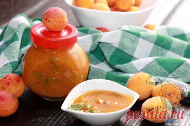 Ткемали из абрикосов на зиму, рецепт соуса в классическом варианте Вкусный домашний соус из простых компонентов – ткемали из абрикосов. Насыщенный желтый цвет и пряный аромат кушанья делает его пикантным и интересным.