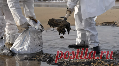 В Анапе 12 августа со дна моря подняли 253 мешка с мазутом. Водолазы подняли 253 мешка замазученного грунта с морского дна в Анапе 12 августа. Читать далее