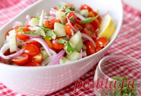 Салаты с помидорами: 10 рецептов | Печем и варим