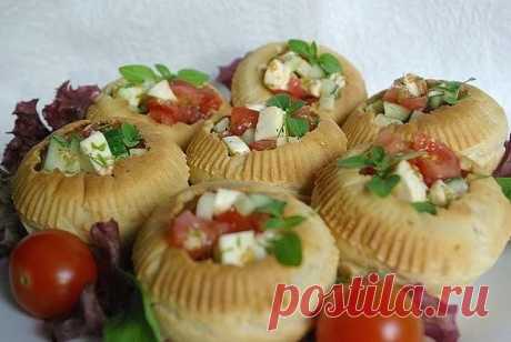 Булочки для фуршетных закусок из блинного теста