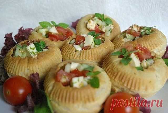 Булочки для фуршетных закусок из блинного теста