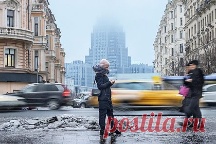 Москвичам пообещали мрачную оттепель. Московский регион ожидает «мрачная оттепель». Такую погодную ситуацию жителям столицы и области пообещал руководитель Гидрометцентра Роман Вильфанд. По словам метеоролога, на погоде в регионе сказывается циклон в Норвежском море. В начале следующей недели погода будет аномально теплой.