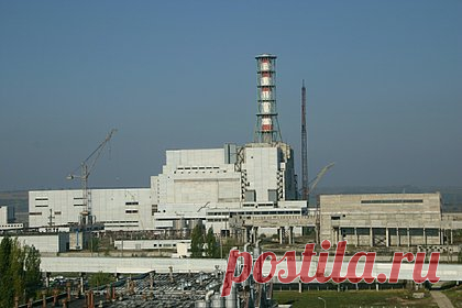 Губернатор подтвердил падение и взрыв беспилотника в городе-спутнике Курской АЭС. В городе-спутнике Курской АЭС Курчатове упал и взорвался беспилотник. Информацию об этом подтвердил губернатор Курской области Роман Старовойт в Telegram. «К счастью, никто из жителей не пострадал. Критически важные объекты в результате падения беспилотника и его последующей детонации повреждены не были», — написал он.