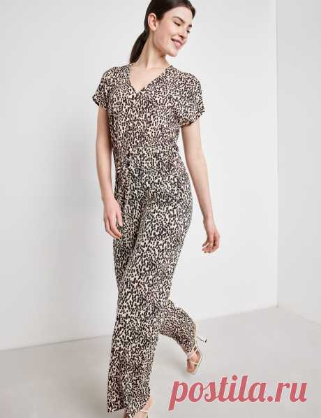 Комбинезон из вискозы с широкими брюками бежевого цвета GERRY WEBER