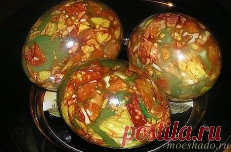 КРАСИМ ЯЙЦА ОРИГИНАЛЬНЫМ СПОСОБОМ К ПАСХЕ...КРАШЕНКИ &quot; МРАМОРНЫЕ&quot; Возьмите себе на заметку ✔ СКОРО ПАСХА, ЗНАЧИТ БУДЕМ КРАСИТЬ ЯЙЦА, ХОЧЕТСЯ ЧТО БЫ ОНИ БЫЛИ КРАСИВЫМИ И ОРИГИНАЛЬНЫМИ И, а главное способ покраски проверенный веками, экологически чистый и безопасный. Красить красками, что продают в магазине довольно опасно, особенно для детей. КРАСИМ ЯЙЦА МРАМОРНЫЕ... ШЕЛУХУ РВЕМ ОЧЕНЬ ОЧЕНЬ МЕЛКО, РАЗМЕРОМ С НОГОТЬ.. ШАГ № 1 ОБМАКИВАЕМ ЯЙЦО В МИСКЕ С ВОДОЙ.. ШАГ №2 ОБВАЛИВАЕМ ЯЙЦО В…