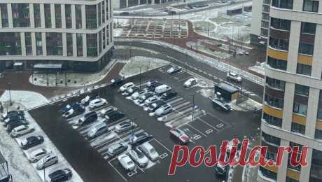 Сильный снег пошел в Петербурге. Сильный снег пошел в некоторых районах Санкт-Петербурга и Ленобласти в пятницу днем. О снегопаде в Мурино сообщил корреспондент &quot;Газеты.Ru&quot;. Снегопад заметили также в Московском и Фрунзенском районах города, отметило РИА ...