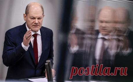 Шольц раскрыл три принципа Германии в политике по Украине. Берлин поддерживает Киев по мере возможностей, стремится предотвратить прямую конфронтацию между НАТО и Россией, а также не будет действовать в одиночку, перечислил канцлер в ответ на вопрос о поставках танков Leopard