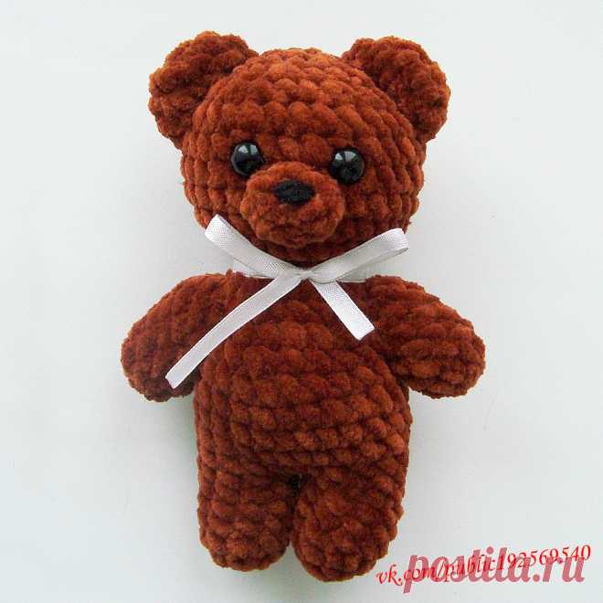 PDF Зайка и Мишка крючком. FREE crochet pattern; Аmigurumi toy patterns. Амигуруми схемы и описания на русском. Вязаные игрушки и поделки своими руками #amimore - плюшевый медведь, маленький медвежонок, мишка и заяц из плюшевой пряжи, зайка, зайчик, зайчонок, зверята.