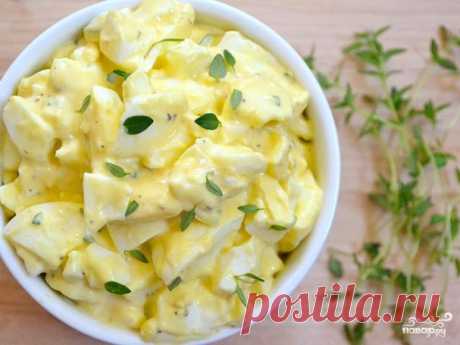 Салат с кальмарами и яйцом - Повар.ру