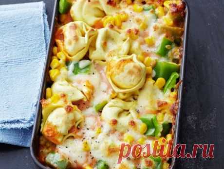Tortellini-Auflauf mit Mais und Paprika Rezept | EAT SMARTER