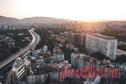 Европейская страна отменила ковид-сертификаты. Ковид-сертификаты, необходимые для посещения публичных мероприятий и мест массового скопления людей, с понедельника, 21 марта, отменены в Болгарии. Кроме того, в стране в полной мере возобновляют работу высшие учебные заведения, однако по-прежнему будет необходимо регулярно проветривать и дезинфицировать помещения.