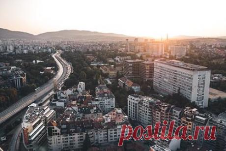 Европейская страна отменила ковид-сертификаты. Ковид-сертификаты, необходимые для посещения публичных мероприятий и мест массового скопления людей, с понедельника, 21 марта, отменены в Болгарии. Кроме того, в стране в полной мере возобновляют работу высшие учебные заведения, однако по-прежнему будет необходимо регулярно проветривать и дезинфицировать помещения.