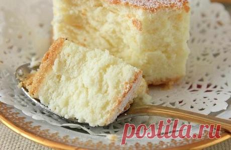 ТВОРОЖНАЯ ШАРЛОТКА 

ИНГРЕДИЕНТЫ:
● яйца-2 шт
● мука-50 гр
● сахар ванильный-30 гр
● яблоки-2 больших
● творог 0% - 1 пачка
● разрыхлитель-1ч.л.

ПРИГОТОВЛЕНИЕ:
Яйца до пены взбить с сахаром, добавить муку и 1 ч.л. разрыхлителя еще раз хорошо взбить. В получившуюся массу добавить творог взбивать то исчезновения творожных комочков. Яблоки очистить и нарезать кубиками добавить в массу и перемещать ложкой. На протвень выстелить бумагой для запекания, вылить массу и поставить ...