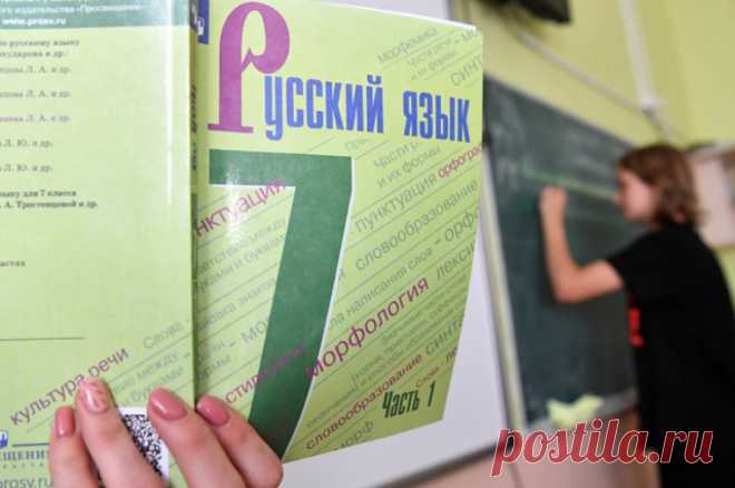 Мовы нет. Украинский диалект — исторически часть русского, считает эксперт. Таким мнением поделился политолог Максим Калашников.