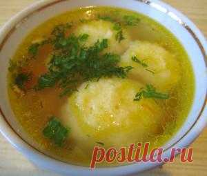 Румынская кухня: овощной бульон с манными клецками