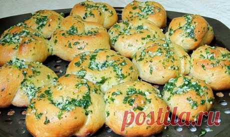 Чесночные узелки. Хрустящие снаружи, воздушные внутри - Вкусные рецепты