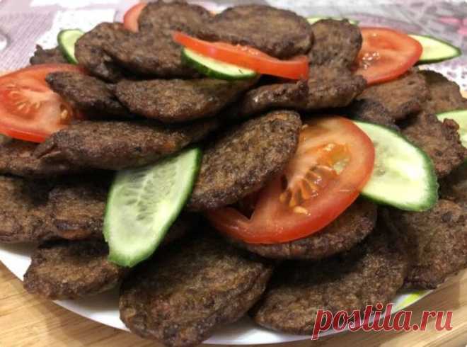 Вкусные печеночные оладьи из говяжьей печени рецепт за 35 минут. Готовятся быстро, просто, получаются аппетитными и сытными.