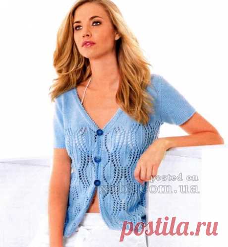 Голубая кофточка с короткими рукавами