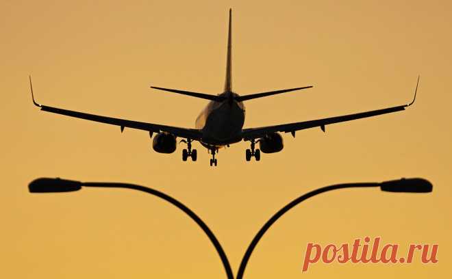 В Шереметьево совершил аварийную посадку вылетевший в Ереван Boeing 737. В московском аэропорту Шереметьево успешно приземлился Boeing 737, который следовал в Ереван, но вернулся в аэропорт вылета из-за срабатывания сигнализации о технической неисправности на борту, сообщила РБК пресс-служба аэропорта.
