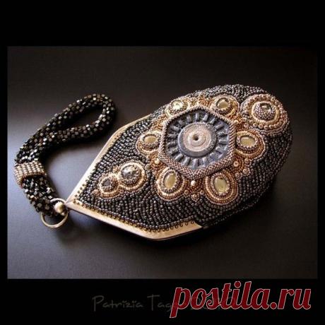 Changing it up every once in a while... - Artisan Whimsy | Beaded Purses