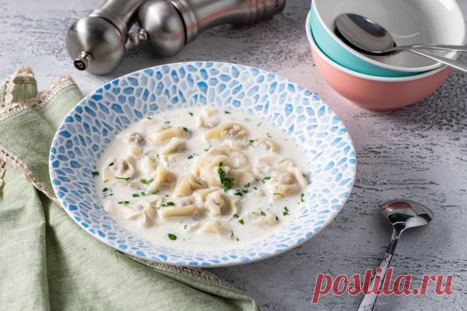 Чучвара в сливочном бульоне Что может быть лучше домашней и всеми любимой чучвары? Только чучвара которую вы подадите во вкуснейшем и насыщенном сливочном бульоне.

Если вы раньше так не делали, то скорее берите этот несложный рецепт себе в закладки.

Приблизительная стоимость готового блюда - 40 000 сум.*

*стоимость ак