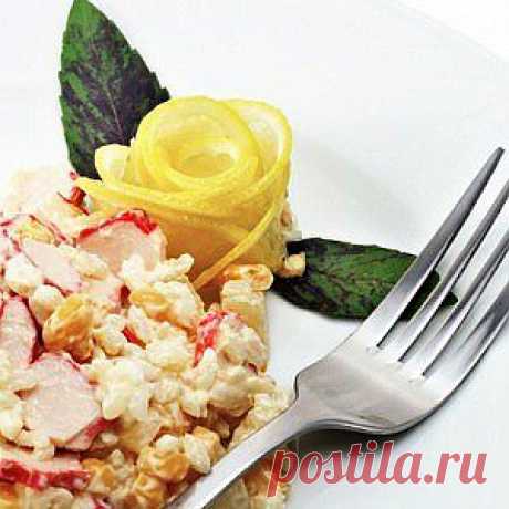 Салат с сухариками и крабовыми палочками рецепт – салаты