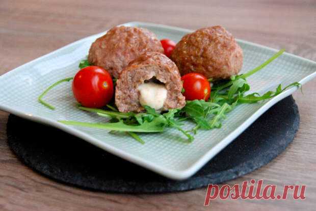 Очень простой и быстрый рецепт зраз - Будет вкусно - Медиаплатформа МирТесен Для таких зраз начинку готовить не нужно. Никаких обжариваний и в принципе каких-то лишних действий не будет. Самое сложное — приготовить фарш для котлет. Готовим зразы с моцареллой Полный список ингредиентов смотрите в первом комментарии под этой публикацией. Итак, нам нужно подготовить фарш для - 4 сентября - 43019921029 - Медиаплатформа МирТесен