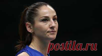 «Отдавала спорту всю себя»: чемпионка мира по волейболу Кошелева завершила карьеру. Чемпионка мира по волейболу 2010 года Татьяна Кошелева объявила о завершении профессиональной карьеры. Последним клубом 35-летней спортсменки стал итальянский «Мегабокс». По её словам, решение об уходе из спорта было болезненным, но осознанным. При этом известная волейболистка Любовь Соколова отметила, что её бывшая партнёрша по сборной России достигла значительных успехов, и пожелала удачи на новом поприще.…