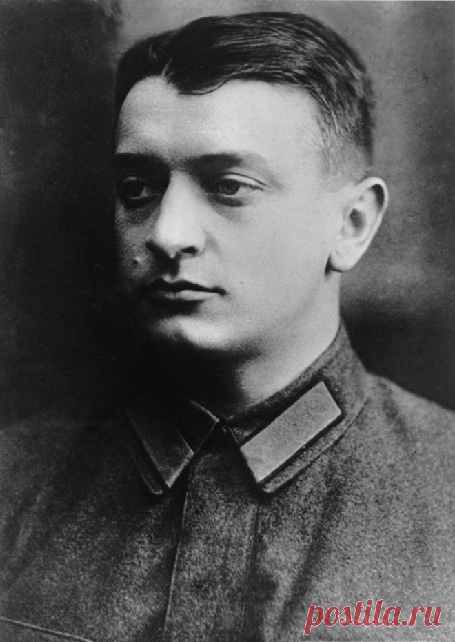 Больше, чем жизнь, только честь. Что объединяло Тухачевского и де Голля