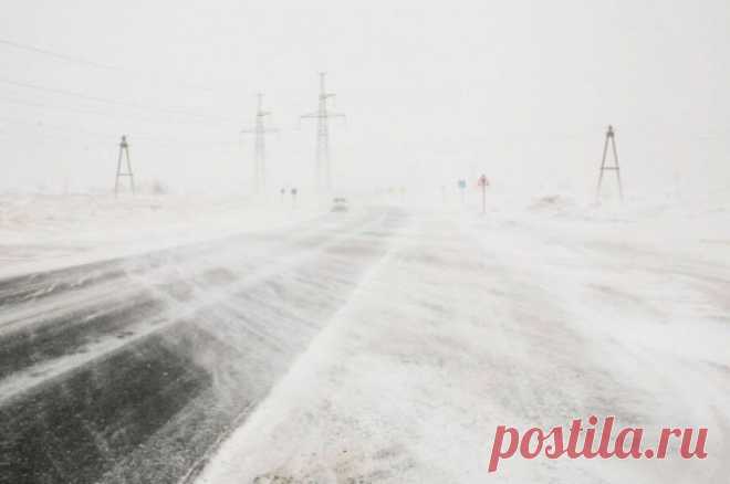 На юге Сахалина объявлено экстренное предупреждение из-за циклона. Жителей Сахалина предупредили о сильном ветре и метели.
