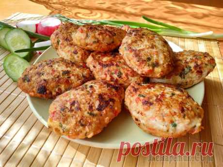 Вот это котлеты! Их новый вкус меня удивил и покорил! Вот редко можно удивиться вкусу какого-либо блюда. Анализируя ингредиенты всегда представляешь себе его вкус. Рецепт котлет, с которым я хочу вас познакомить, меня удивил своим вкусом, сочностью и лег...