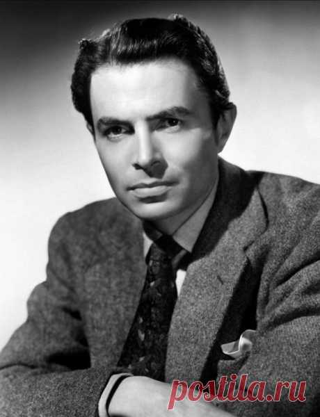 Джеймс Мейсон (James Mason)
- 15 мая, 1909 • 27 июля 1984
