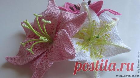 Лилии в тунисской технике