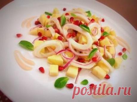 Салат с кальмарами и яблоками под йогуртовым соусом. Рецепт c фото от Барабулька 15 апреля 2015, 21:38, мы подскажем, как приготовить!