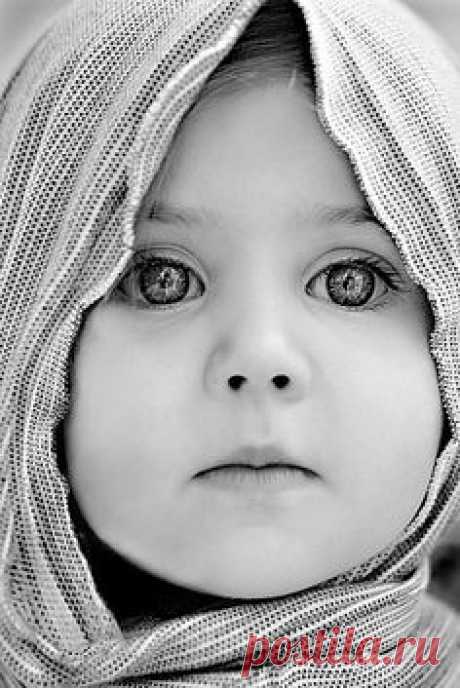 (3) Black and White My favorite photo | The Eternal Face of Havvah