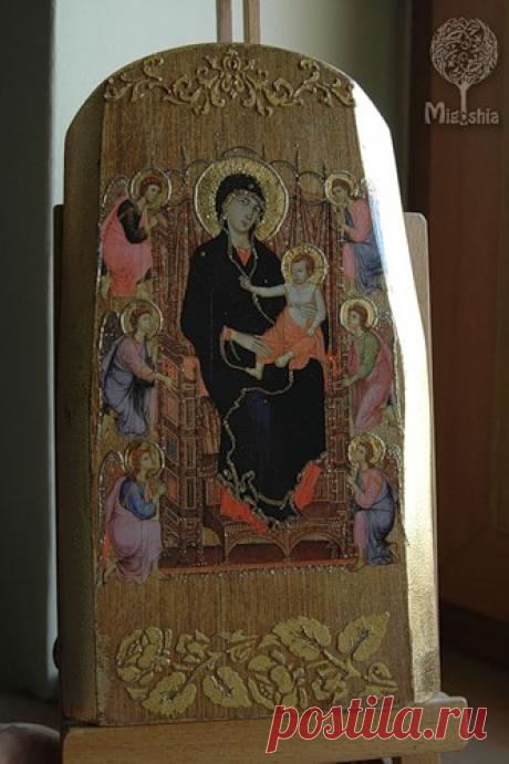 Декупаж с использованием 3D трафарета.