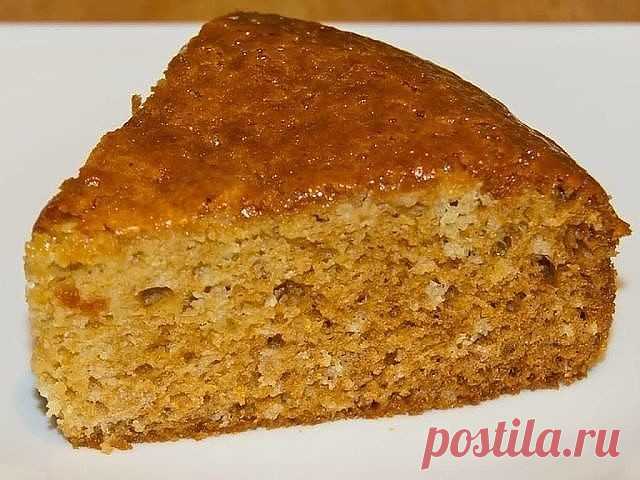 БЫСТРЫЙ МЕДОВЫЙ ПИРОГ 

Ингредиенты: 
— Манная крупа 1 стакан 
— Мука 1 стакан 
— Сахар 1 стакан 
— Кефир 1 стакан 
— 3 яица 
— Мед 1 ст.л. 
— Сода 0.5 ч.л 
— Соль 1 щепотка 
— Корица 1 чайная ложка 

Проще не бывает, а вкусно — очень! 
Приготовление : 
— В емкость налить кефир, добавить манку, хорошенько перемешать и оставить на 1 час 
— Яйца хорошенько взбить миксером с сахаром, солью и корицей, добавить к разбухшей манке, туда же просеять муку, влить мед и перемешать ми...