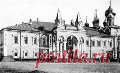 28 ноября в 1365 году В центре Московского Кремля был основан Чудов монастырь