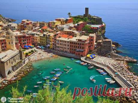 Вернацца, Италия Вернацца (итал Vernazza) – небольшой городок в провинции Специя (Лигурия) на северо-западе Италии. Вернацца входит в число пяти средневековых городов национального парка Чинкве-Терре (Монтероссо-аль-Маре, Вернацца, Корнилья, Манарола и Риомаджоре). Население — 939 человек. Дома в городке...
