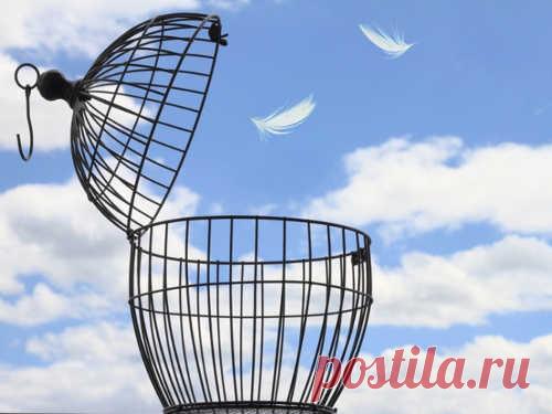 10 слов, которые привлекут счастье Чтобы достичь счастья в жизни, совсем не обязательно прикладывать титанические усилия. Главное — это настрой. Коллекция позитивных слов и установок притянет к вам долгожданное счастье и даже больше.