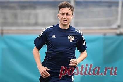 «Монако» оставил Головина в запасе на матч Лиги Европы. Российский полузащитник «Монако» Александр Головин не попал в стартовый состав команды на матч против «Штурма» из Граца в первом туре Лиги Европы. 25-летний хавбек сборной России не сыграет за монегасков с первых минут. Головин начнет встречу на скамейке запасных. Команды выступают в группе B.