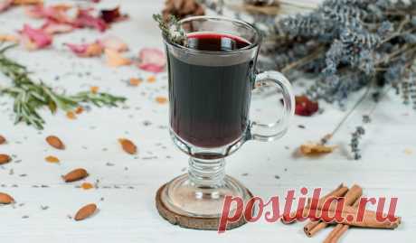 Грог с ромом, вином и мускатным орехом