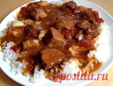 МЯСО С ПОДЛИВКОЙ В МУЛЬТИВАРКЕ!

Ингредиенты:

Мякоть говядины - 1 килограмм
Лук репчатый среднего размера - 3 штуки
Морковь среднего размера - 1 штука
Майонез 72% жирностью - 2 столовые ложки
Кетчуп - 2 столовые ложки
Соль - по вкусу
Перец черный молотый - по вкусу

Приготовление:

Нарезаем мясо на небольшие кусочки, размером примерно 2,5 на 2,5 сантиметров.
Нарезаем морковь на крупные кусочки.
Лук измельчаем на небольшие кусочки.

Выкладываем мясо и измельченные овощи в ...