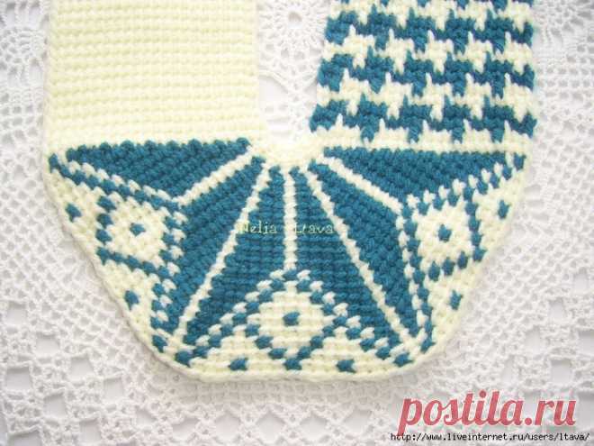 Длинный крючок:тапочки узором 