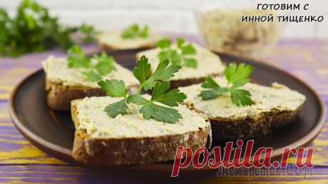 Вкуснейшая намазка на хлеб за 3 минуты! Отличный вариант для бутербродов на праздничный стол Вкусная, недорогая, очень простая и быстрая в приготовлении намазка на хлеб, подойдет и на праздник, и для быстрого перекуса.Ингредиенты:Плавленый сырок – 180 грамм 2 Шпроты в масле – 160 грамм1 Перец...