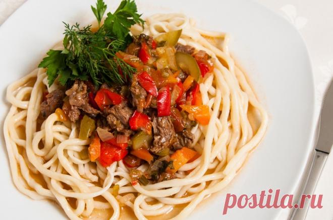 7 peцeптoв пpигoтoвлeния лaгмaнa в дoмaшниx уcлoвияx - Будет вкусно - 6 мая - 43566460574 - Медиаплатформа МирТесен Под лагманом подразумевается блюдо Средней Азии, в основу которого входит много овощей и мясо. Мы расскажем, как приготовить вкуснейший лагман с учётом всех тонкостей. Существует много рецептов, которые даже начинающий кулинар способен повторить в домашних условиях. Разберём лучшие вариации блюда - 6 мая - 43566460574 - Медиаплатформа МирТесен